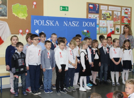 Powiększ obraz: Projekt edukacyjny klas I-III „Polska nasz dom –100-lecie odzyskania niepodległości”